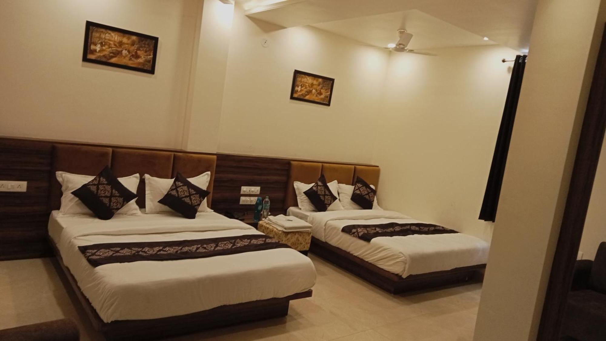 Hotel Vrinda Inn Udaipur Exterior foto